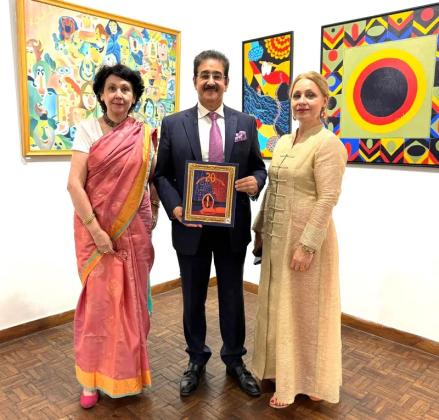 Sandeep Marwah Inaugurates Exhibition of Paintings by Ludmilla Chakrabarty